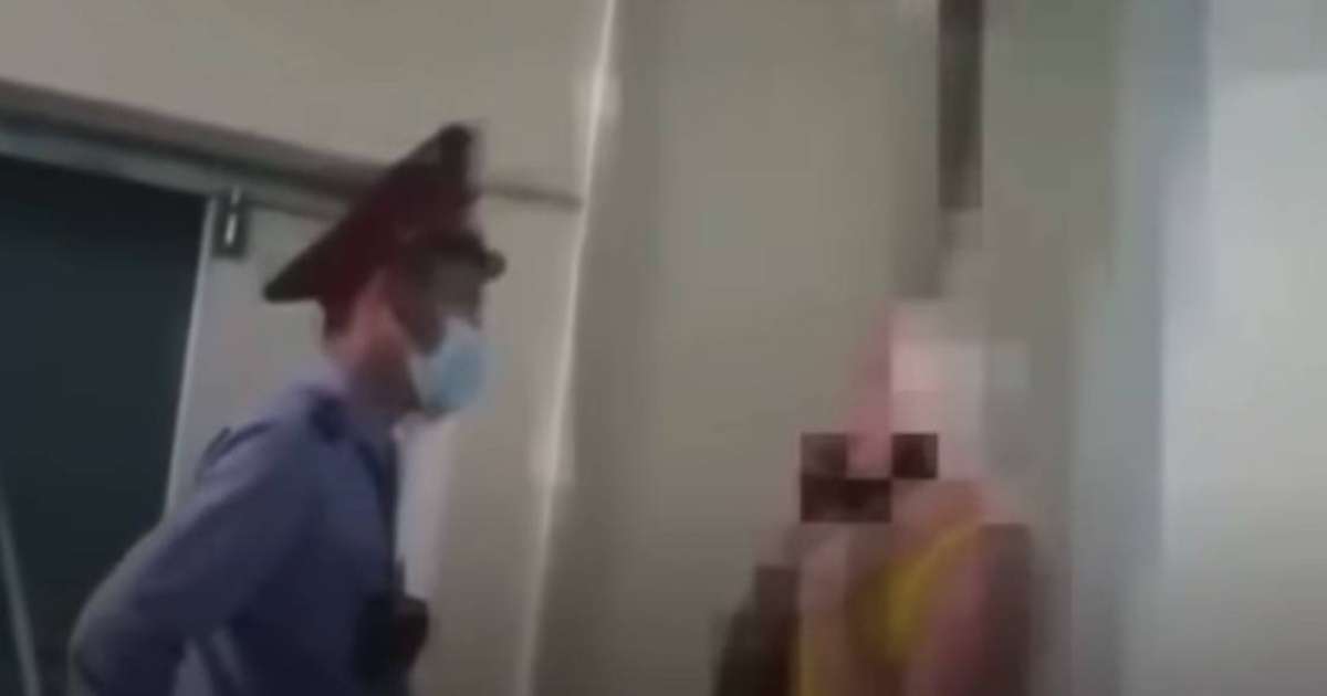 Қарағандыда 23 жастағы трансгендерді әріптестері жұмысқа кіргізбей қойған