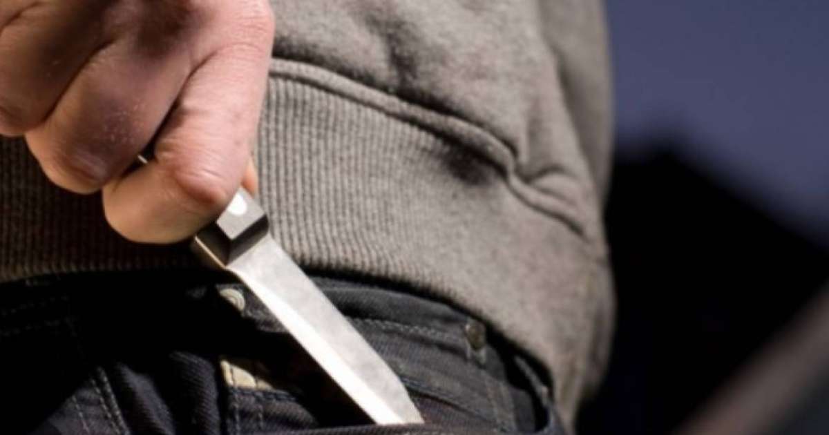 "Мұғалімге пышақпен шабуыл жасаған": полиция он екі сағаттан кейін оқиғаға түсініктеме берді