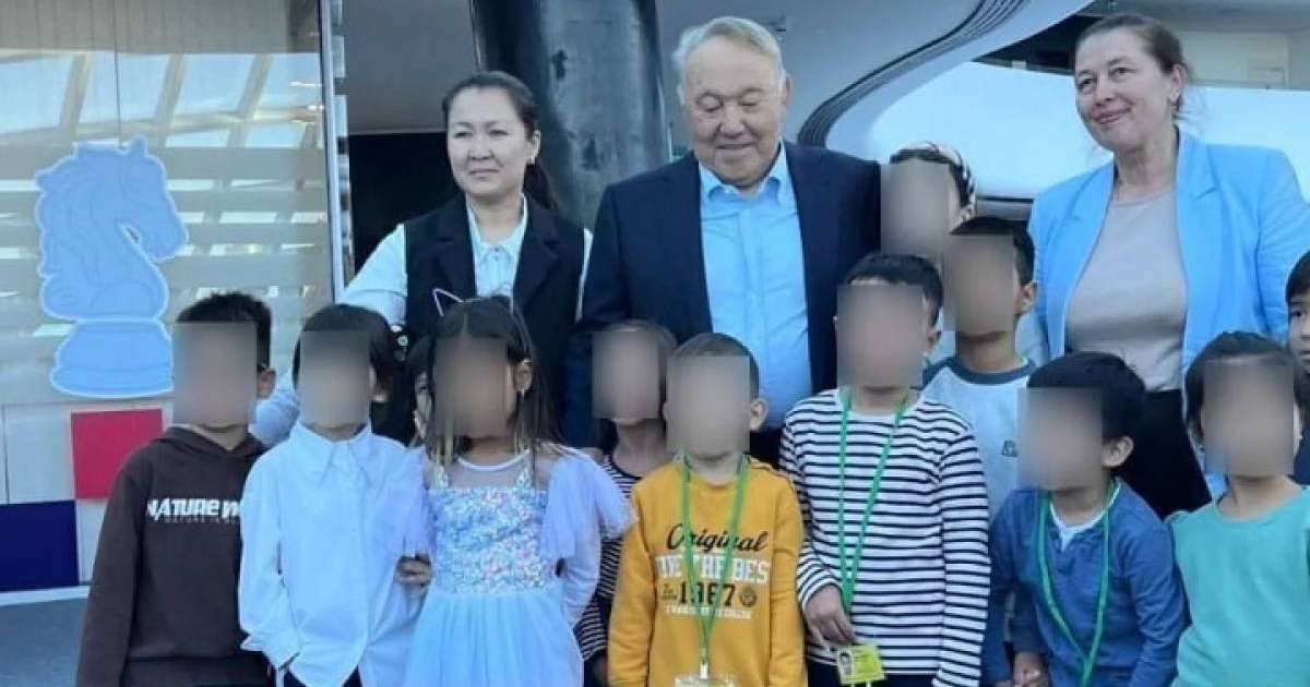 Назарбаев мұражайда экскурсияда көзге түсті