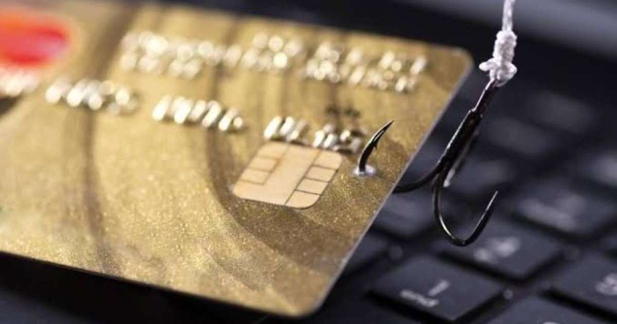 Алаяқтарға банк картасын берген 17 жасар жасөспірім 7 жылға сотталуы мүмкін