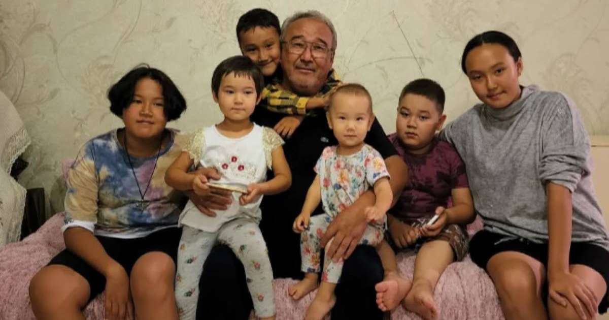 "Немерелерімнің алдында әр сөзімді байқап айтуға тырысамын" – Нұрлан Өнербаев (ВИДЕО) 