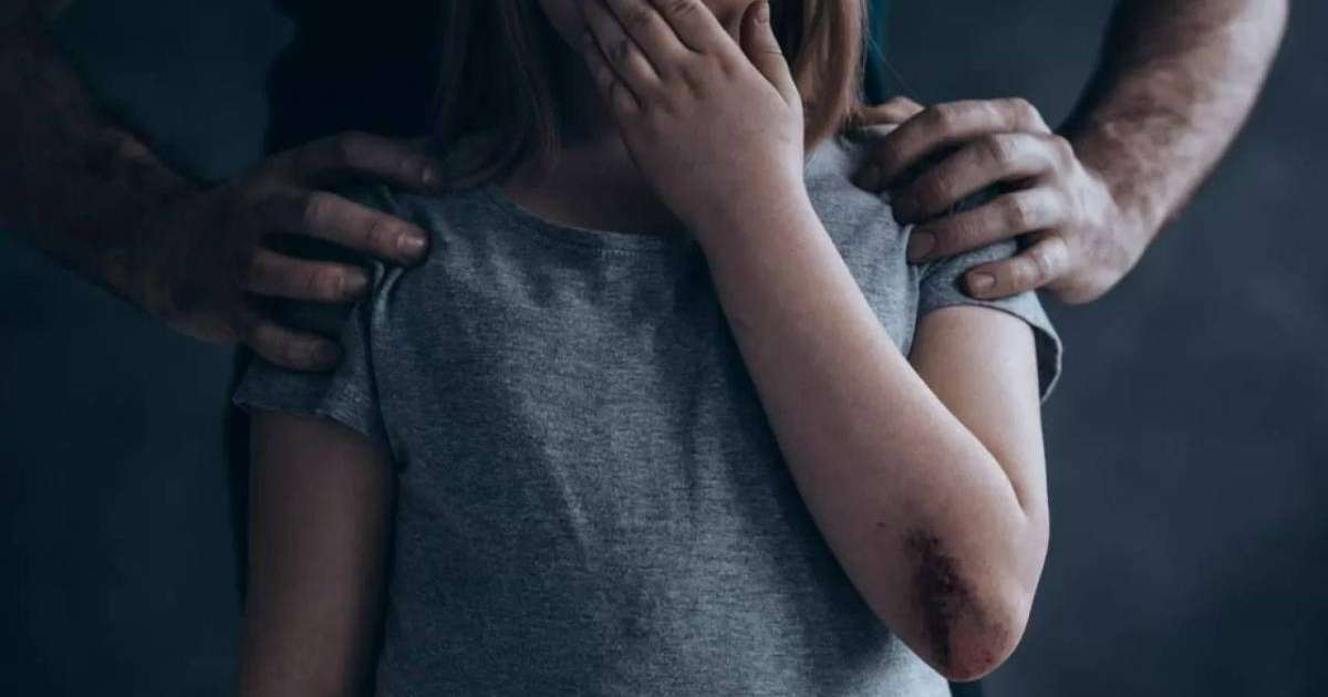 Ақмолада екі ер адам 12 жастағы қызды зорлап келген: Күдіктілердің біреуі бұрынғы полиция қызметкері