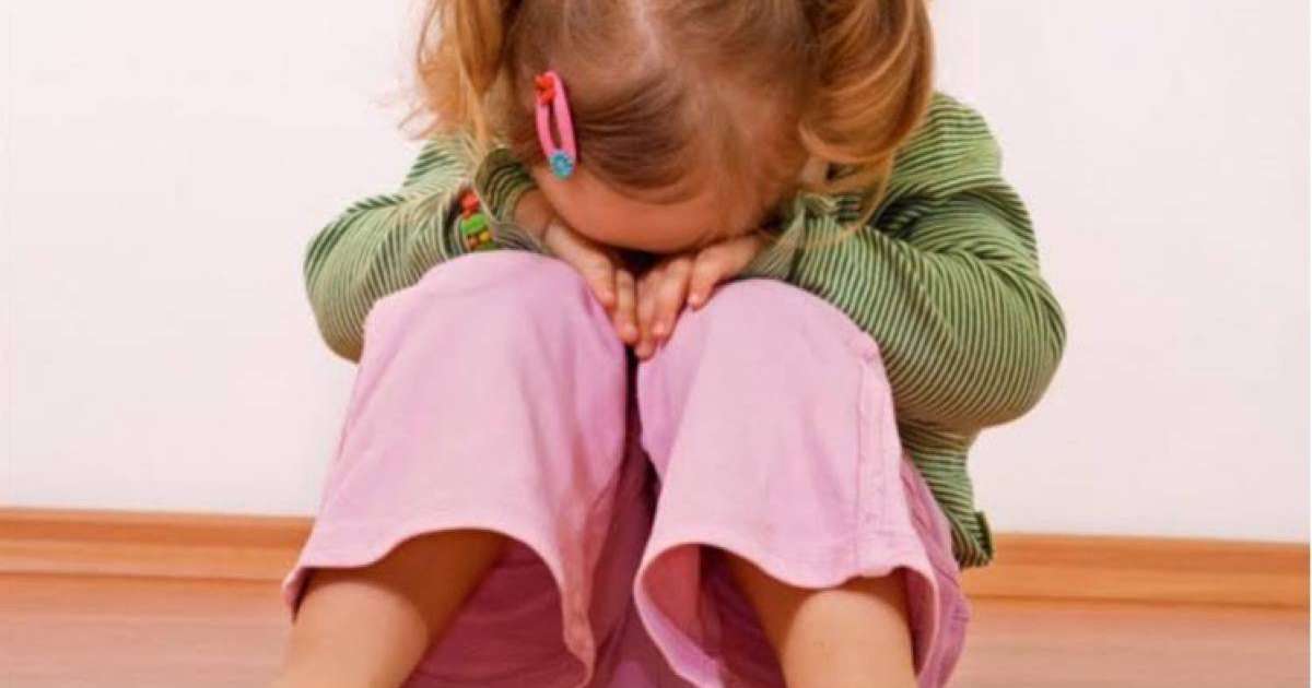 Күйеуі өз әйелінің алдында қожайынын трахает