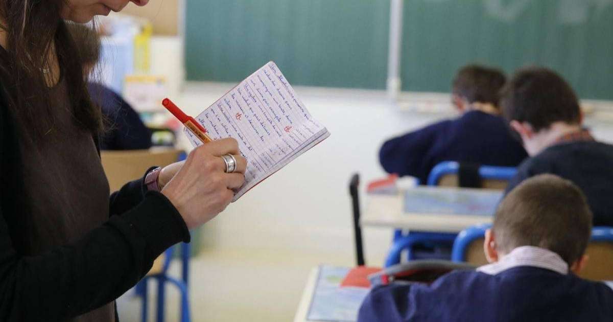 Раммштейннің эротикалық фотосуреттері Бассейндегі секс видео