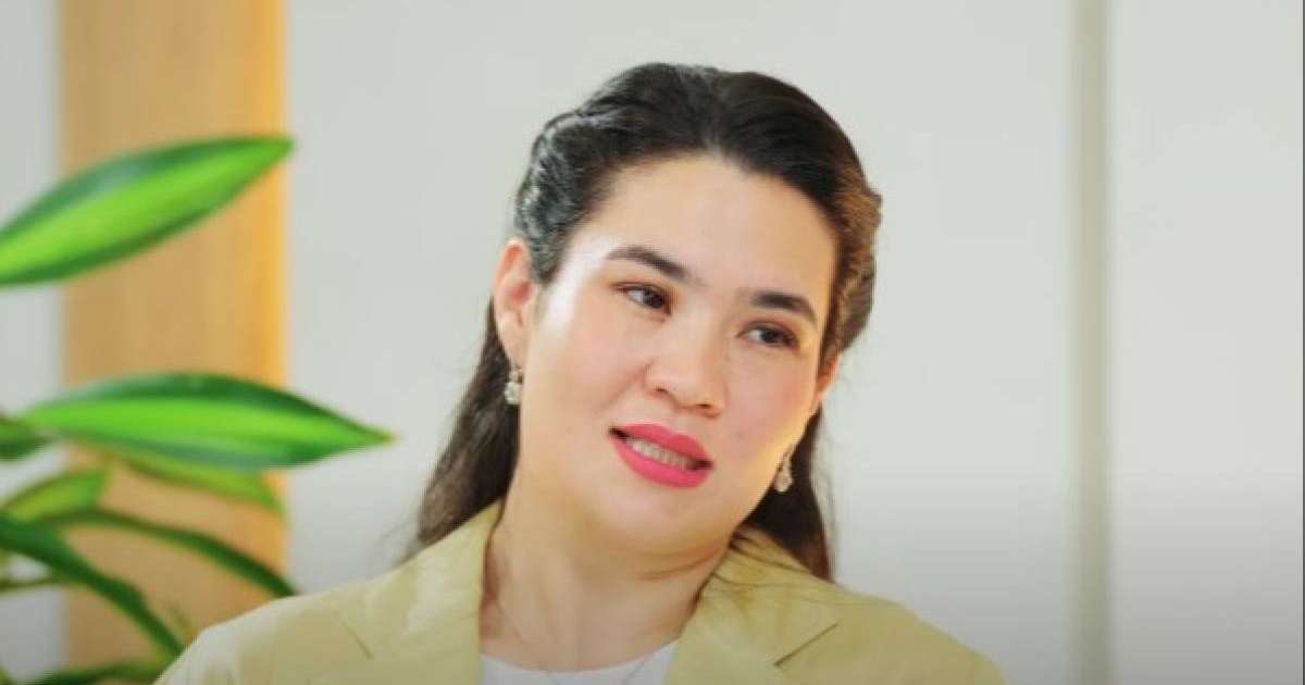 Танымал мектеп директоры күйеуін тұңғыш рет көрсетіп, елді таңғалдырды (ФОТО)