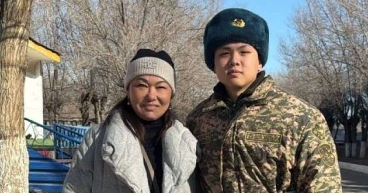 Қазақ еліне +1 сарбаз: Танымал кәсіпкер ұлын әскерге жіберді