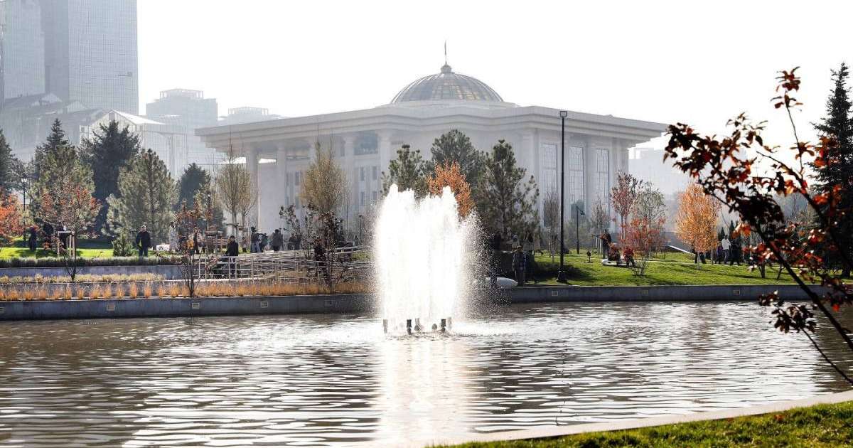 Алматыда Назарбаев даңғылы бойында жаңа сквер ашылды