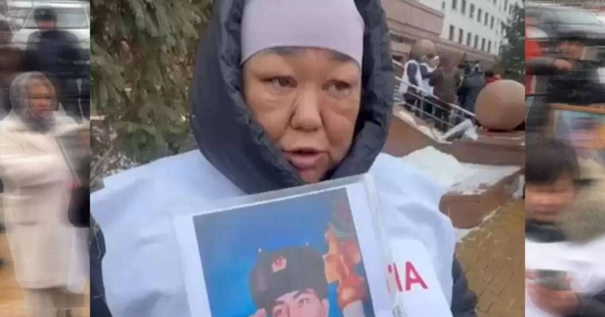 "Балам далада 20 минут жатқан" - әскерде қаза тапқан сарбаздың анасы