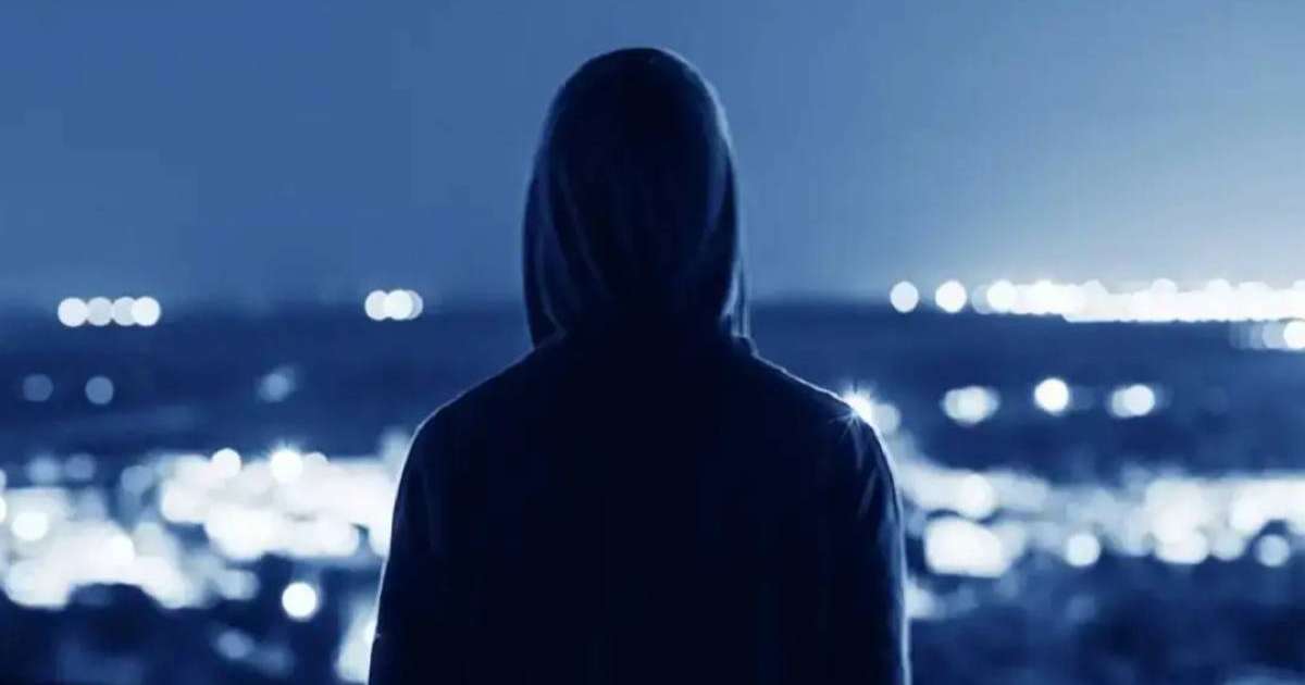 Алматыда ер адам 13 жастағы қыз балаға өзімен бірге еріп жүру үшін 300 мың теңге ұсынған (ВИДЕО)