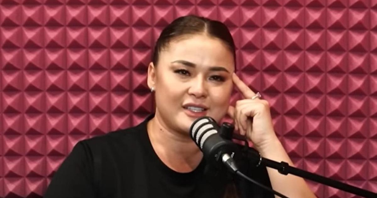 "Мені сыйламай-ақ қойсын": Мөлдір Мұқан Қайрат Әділгерейдің әйеліне шүйлікті (ВИДЕО)