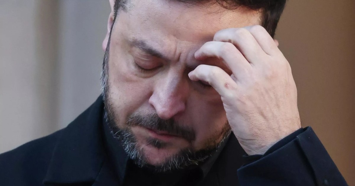 Зеленскийге тықыр таянды: Украина президенті өз орнын сақтап қала ала ма?