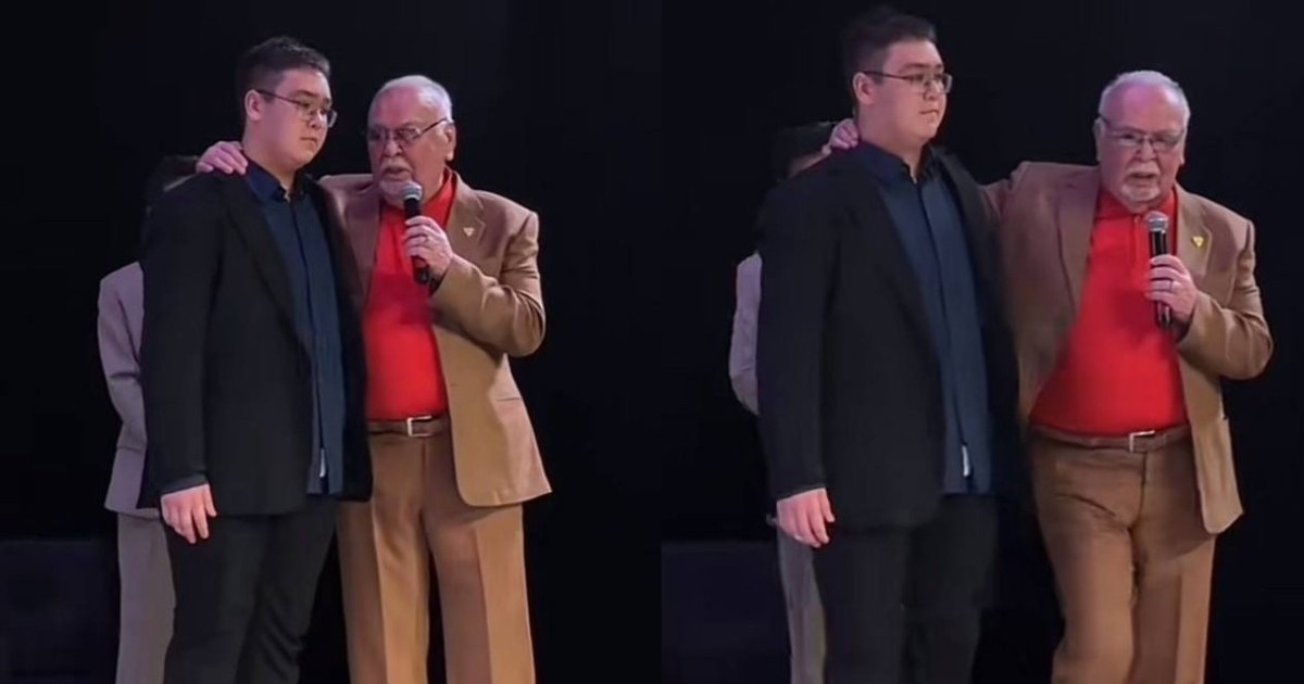 "Сүйетін сағынғанда Сағиымсың": Асанәлі Әшімов сахнада кіші ұлына ән арнап, елді жылатты (ВИДЕО)