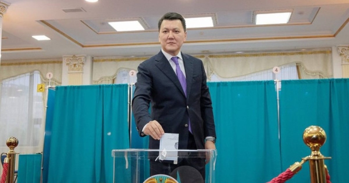 Ерлан Қарин Құрылтай сайлауында өз таңдауын жасады