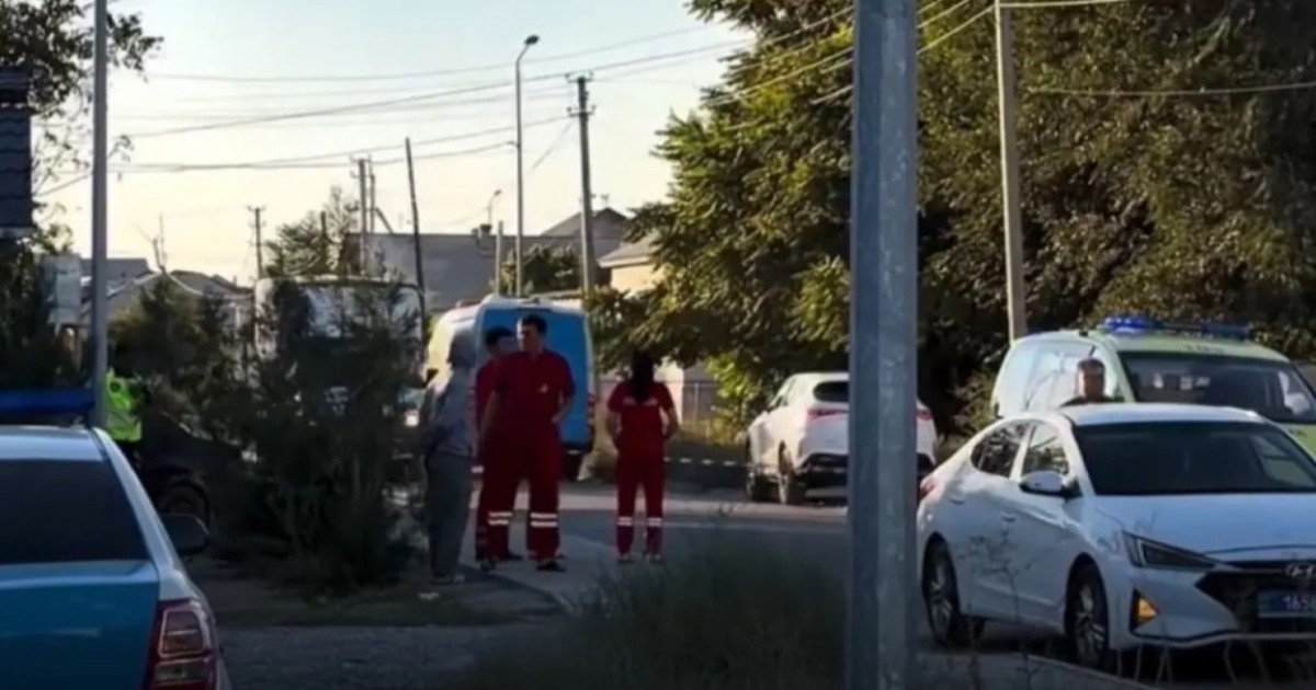 Түркістанда ер адам анасын жерлеуге келген ұлы мен келінін өлтірді