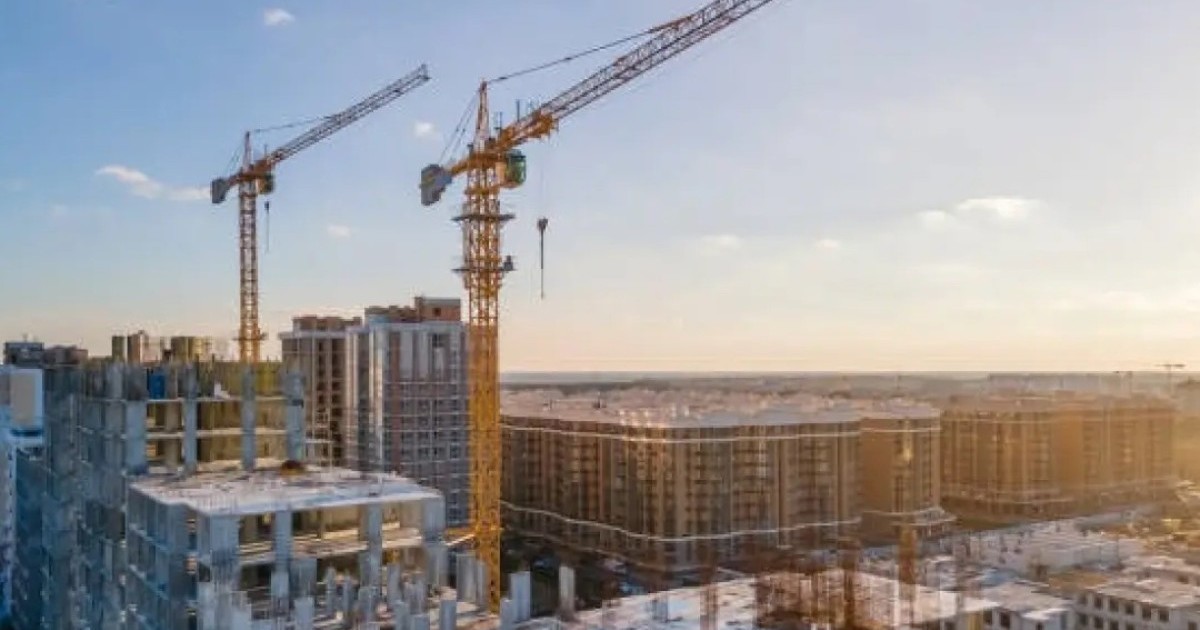 Астанада құрылыс алаңында кран құлап, краншы қаза тапты
