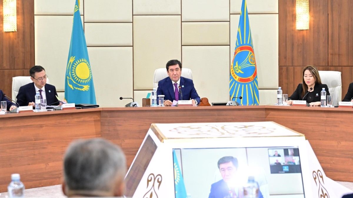 Шенеуніктер халық алдында есеп бере ме? Қошанов маңызды бастама көтерді