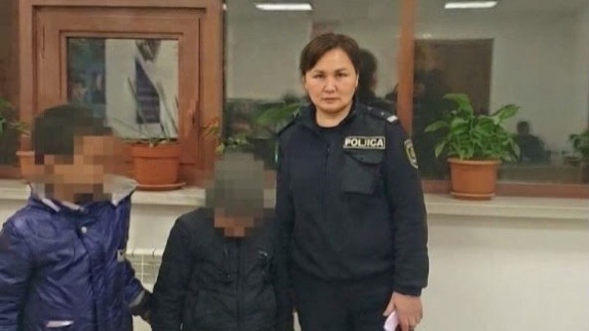 Астанада адасып қалған екі баланың ата-анасы жауапқа тартылды