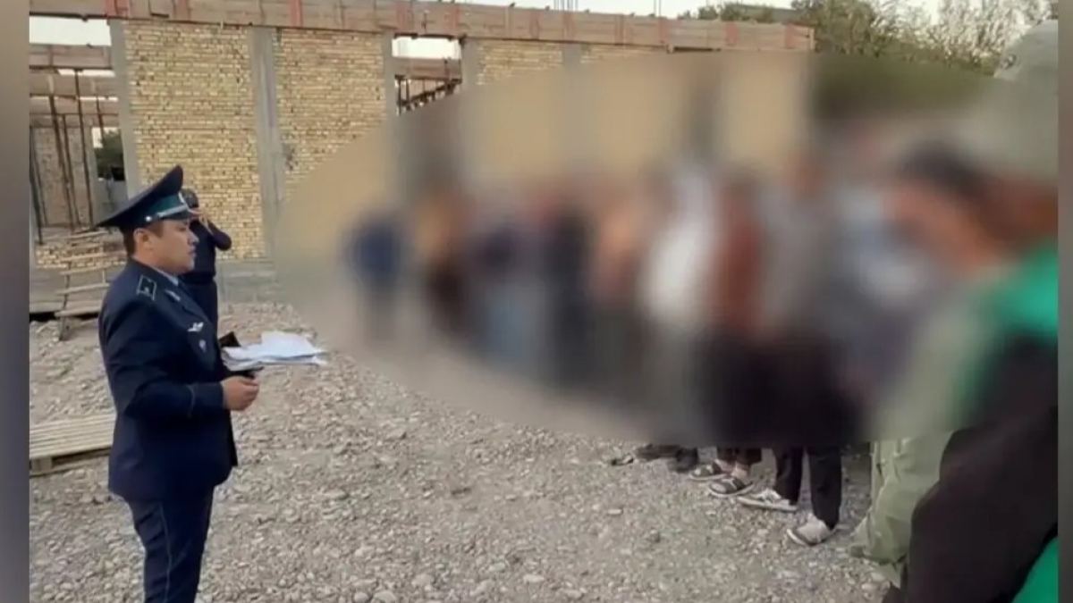 Полиция 236 азаматты Қазақстаннан  күштеп шығарған – олар енді елге бес жыл бойы кіре алмайды (ВИДЕО)