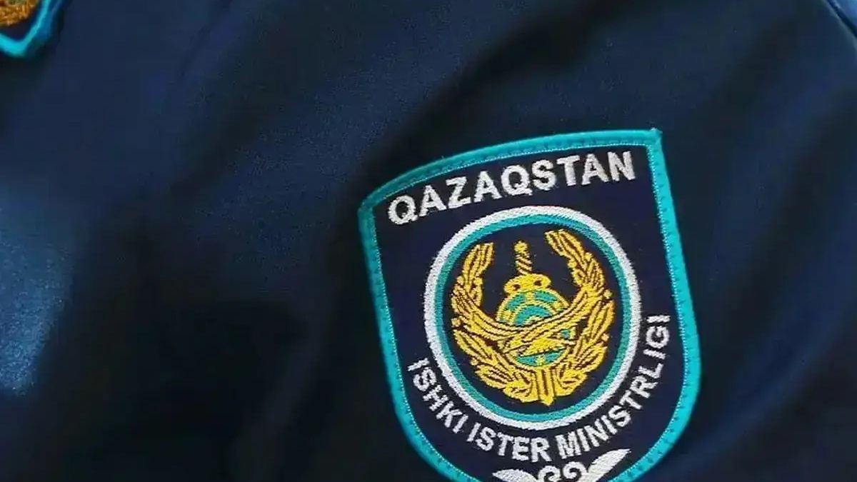 Петропавлда қыз жүріп келе жатқан көліктен секіріп кетіп, басқа көліктің астына түсті