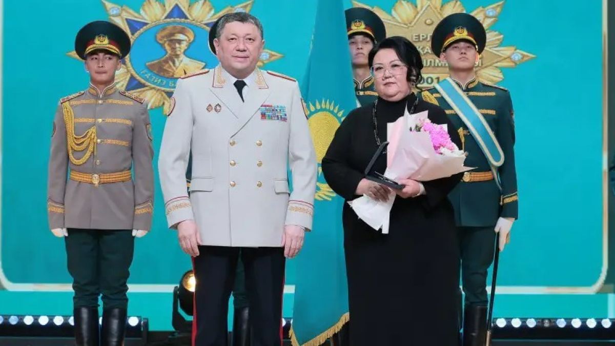Ғазиз Байтасов атындағы алғашқы медаль батырдың жесіріне табысталды