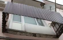 Оралда темекі тартуға шыққан тұрғындар балконмен бірге құлап кетті