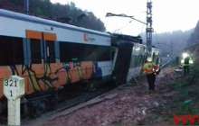 Пойыз рельстен шығып кетті, зардап шеккендер бар