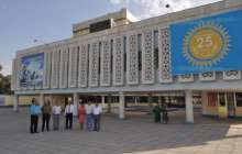 Құрманбек Жандарбеков атындағы театр туралы мәлімет: тарихы мен репертуары