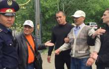 Полиция ғимаратынан құлаған оралдық белсенді оқиғаның қалай болғанын айтты