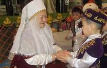 Сенатор Көрісу күнін ресми мерекеге айналдыруды ұсынды