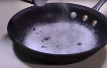 Күйген темір тостақты тазалау жолы