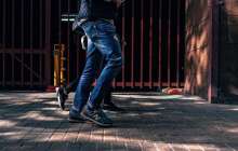 Күйеуіне ерегіскен келіншек қызын өлтірмек болды – видео