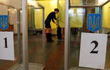 Нұр-Сұлтандағы Украина елшілігінде азаматтар дауыс беріп жатыр