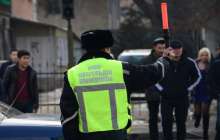 Полицейлерге таяқтарын қайтарып беру керек – сенатор