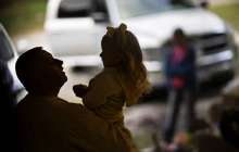 шымкенттік жігіт Киев әуежайында кішкентай қызды өлімнен құтқарды