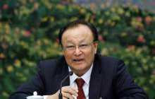 Шыңжаң шенеунігі лагерьлерде қамалған адамдар саны туралы айтты