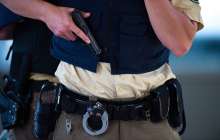 Атырау әуежайында полиция қызметкері әйел адамға абайсызда оқ атты