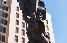 Рақымжан Қошқарбаев: руы, ерлігі, естелігі, соғыстан кейінгі өмірі