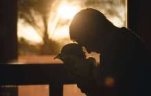 Белгілі тележүргізуші жаңа туған ұлының фотосын жариялаймын деп жаман әке атанды