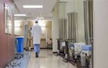 Науқас дәл операция үстінде дәрігерге ақша төлеуге мәжбүр болған