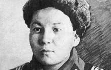 Мәншүк Мәметова: отбасы, соғыстағы ерлігі, ескерткіші