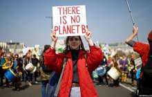 Парижде белсенділер ғаламдық жылынуға байланысты акция өткізді