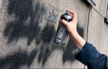 Астанада есірткі жарнамаларын таратқан жас жігіттер ұсталды