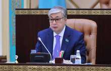 "Қазақ тілі болуы тиіс" Тоқаев үштілділікке қатысты ұстанымын айтты