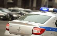 Патрульдік көлікте отырған полицей терезеден "темекі лақтырды"