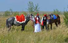 15 сәуір – Қозы Көрпеш пен Баян Сұлу күні