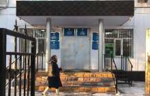 Ақтөбеде "оқушыға қол жұмсаған" инспектордың соты басталды