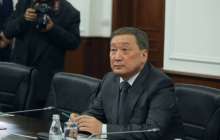 Омаров жас маманға жауап берді