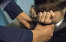 12 жасар қызды анасының көңілдесі зорлап тастады