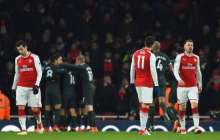 «Арсенал» футболшылары Еуропа Лигасында Реннге ұтылғаннан кейін әуежайда жанкүйерлерден қашып кетті