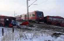 Автобус пен пойыз соқтығысып, 22 адам зардап шекті